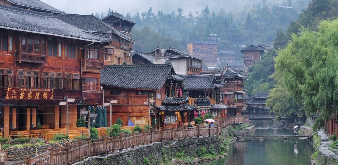 Colorful Guizhou Airlines Headquarters