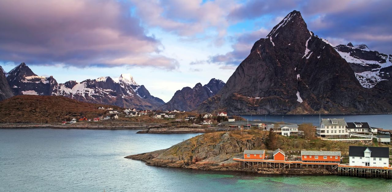 Widerøe Airlines Leknes Office in Norway